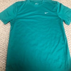 Men’s Nike large dri fit athletic t shirt emerald